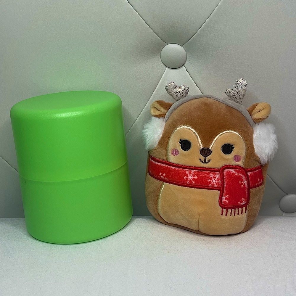 NWOT Capsule Darla The Reindeer 5" Squishmallow